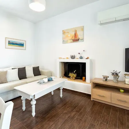 Ramnos House Holiday home *
